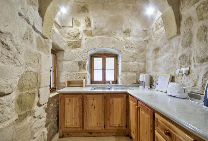 Farmhouse Razzett Cora Виктория Экстерьер фото